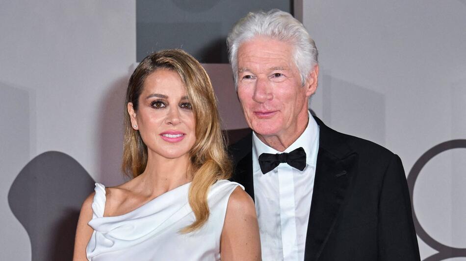 Richard Gere mit seiner Ehefrau bei den Internationalen Filmfestspielen von Venedig.