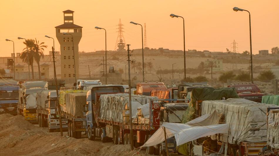 Krieg im Gazastreifen - Hilfslieferungen Foto-Archiv