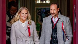 Haakons Ehefrau Mette-Marit wartet auf eine Lungentransplantation.