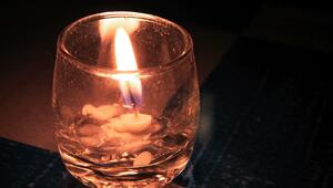 heruntergebrannte Kerze im Glas