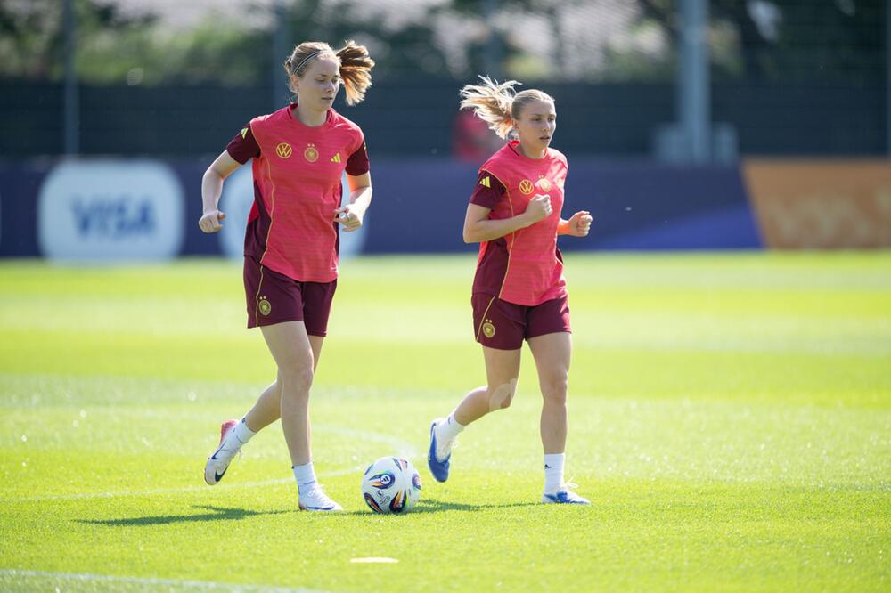 Frauenfussball EM - Training Deutschland