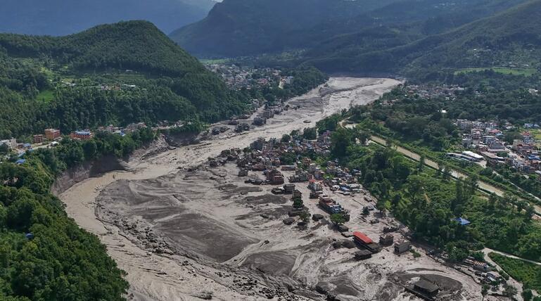 Schlammlawine in Grenzregion China und Nepal