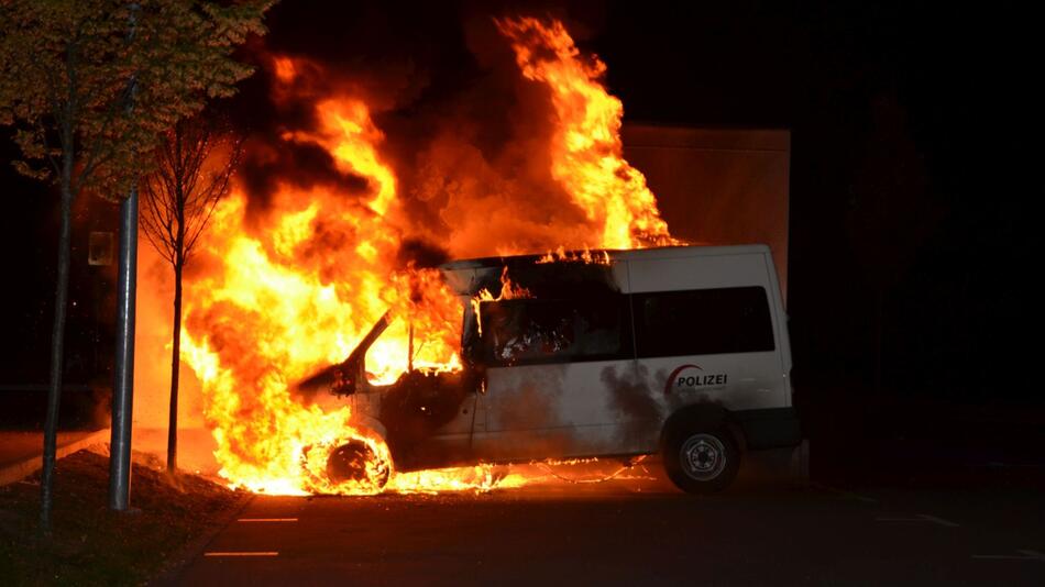 Polizei Basel-Landschaft, Brand, Transporter