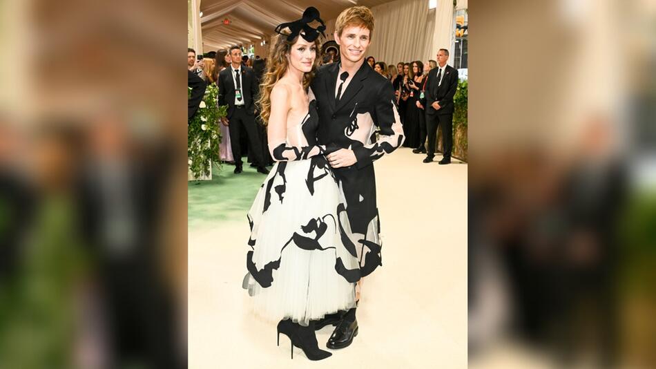 Hingucker in Schwarz und Weiss: Eddie Redmayne und Hannah Bagshawe legten bei der Met Gala 2024 ...