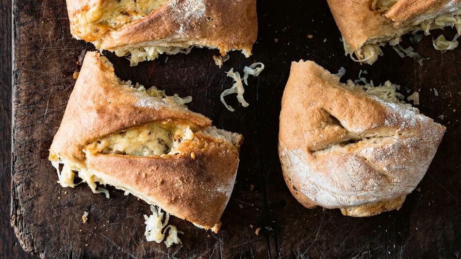 Sächsisches Handbrot mit Kraut und Käse