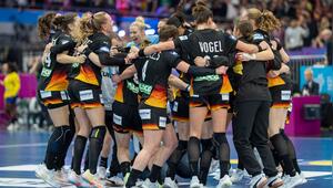 Das deutsche Team beim Jubel über den Einzug ins Halbfinale.