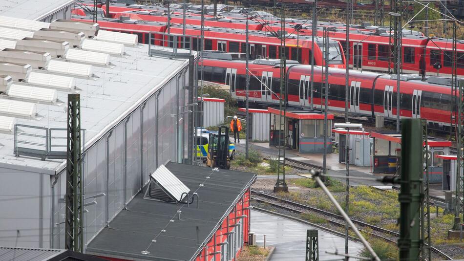 «Möglicher Sprengsatz» in abgestelltem Zug in Köln entdeckt