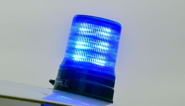 Frau lebensgefährlich verletzt