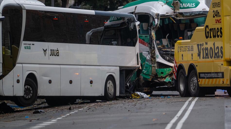 Zusammenstoss zweier Busse in Barcelona