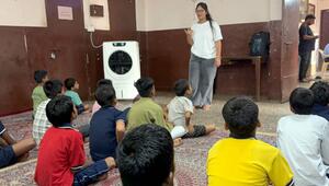 Unterricht für Strassenkinder in Neu-Delhi