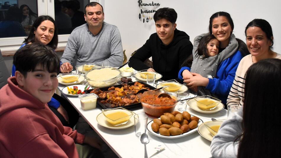 Familie Ali beim Fastenbrechen