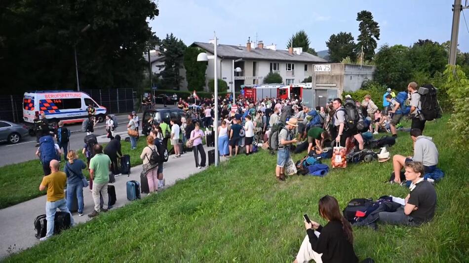 Bei Wien: 400 ICE-Passagiere aus Tunnel gerettet