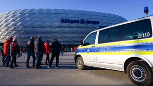 Polizei vor der Allianz Arena