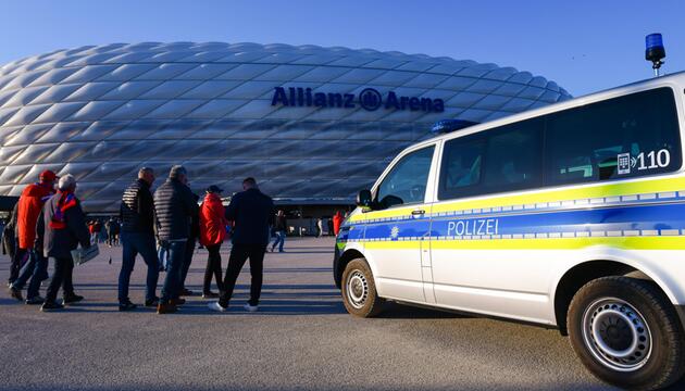 Polizei vor der Allianz Arena