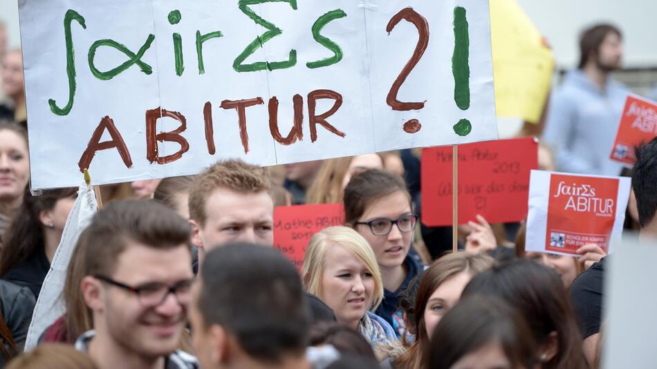 Schüler protestieren gegen Mathe-Abitur