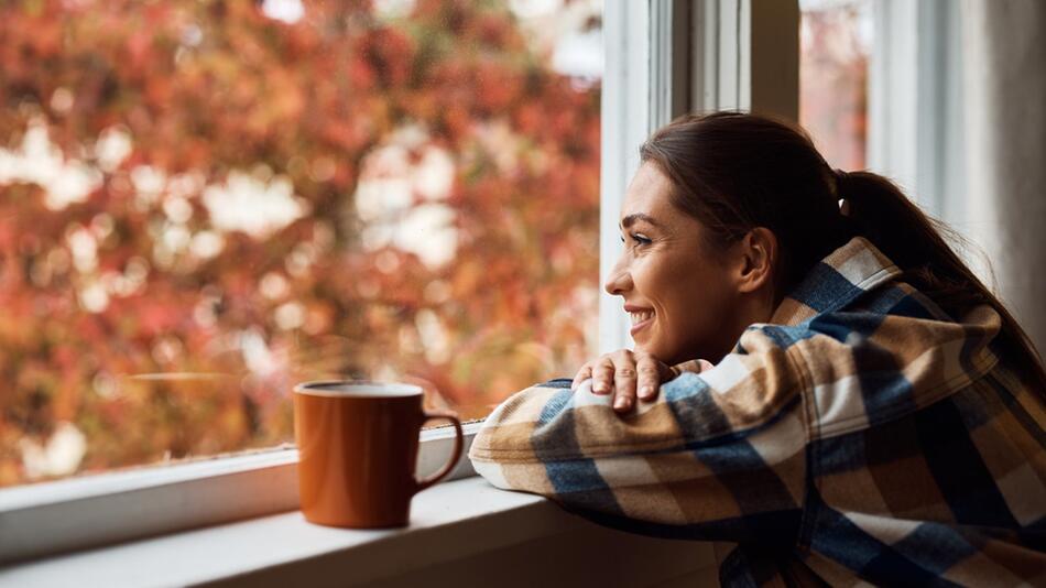 Hygge steht für einen Lebensstil voller Gemütlichkeit und Wohlbefinden.