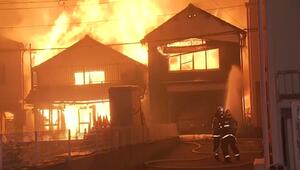 Grossbrand wütet in japanischer Hafenstadt