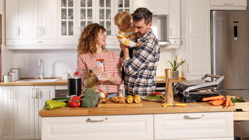 Familie in der Küche