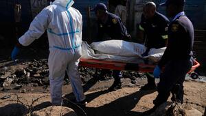 Bewaffnete in Südafrika fallen in Siedlung ein