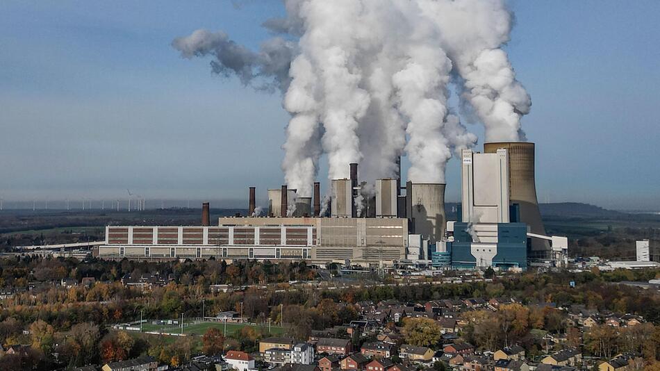 RWE Braunkohlekraftwerk Niederaussem