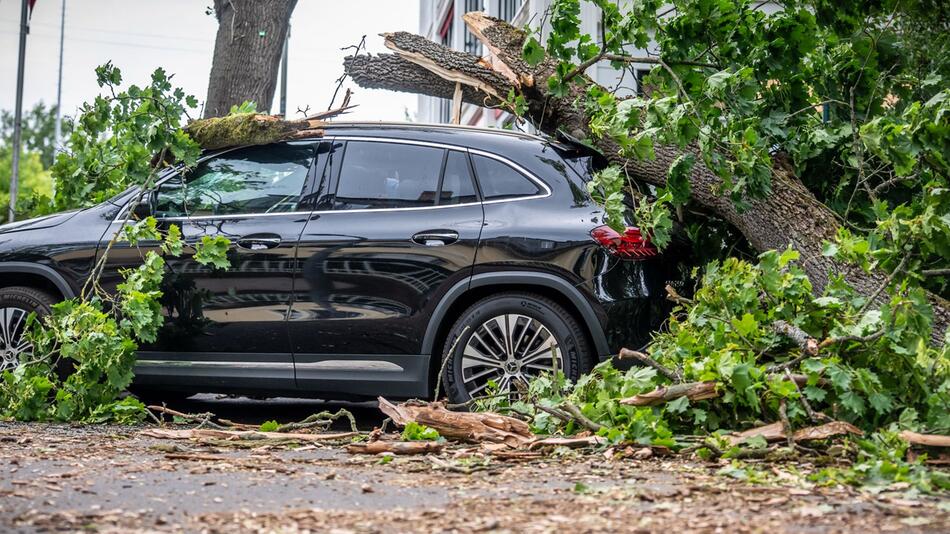 Verletzte bei heftigen Unwettern in Berlin