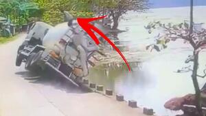 Schrecksekunde am Seeufer: Strasse gibt unter Betonmischer nach