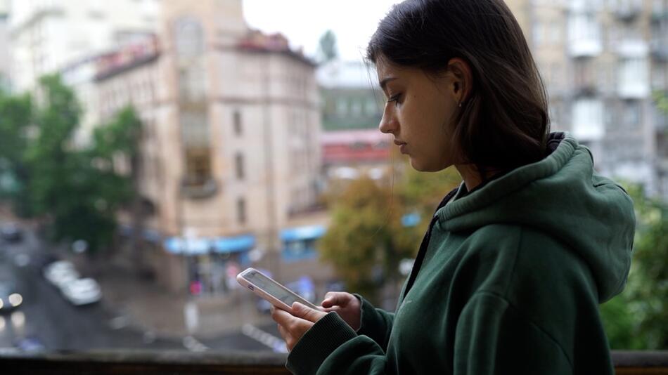 iOS 26 sorgt für Schwindel – So deaktivieren Sie den neuen Liquid Glass-Effekt