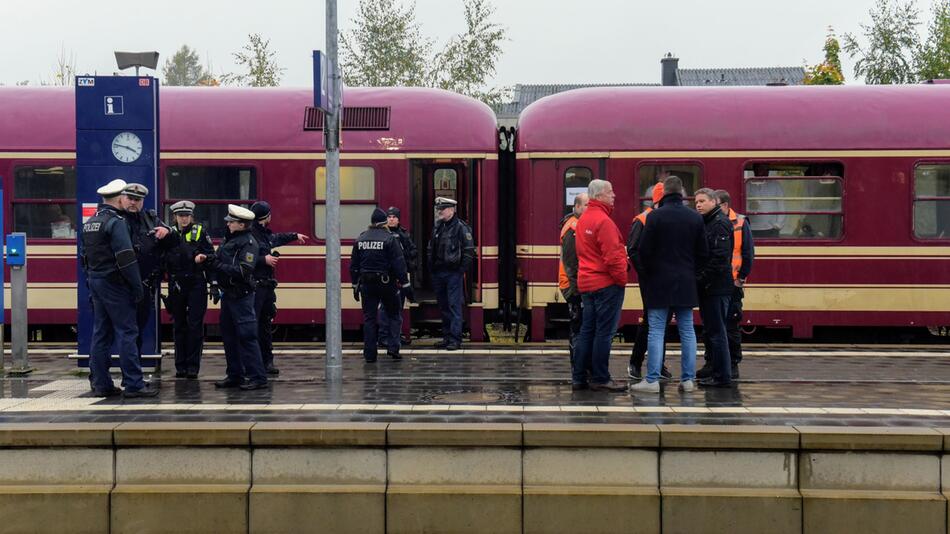 Polizeiaktion im Partyzug in Greven