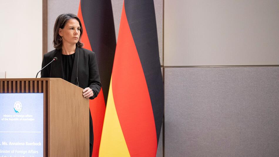 Aussenministerin besucht Aserbaidschan