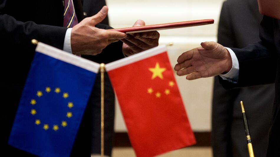 Flagge von China und der EU