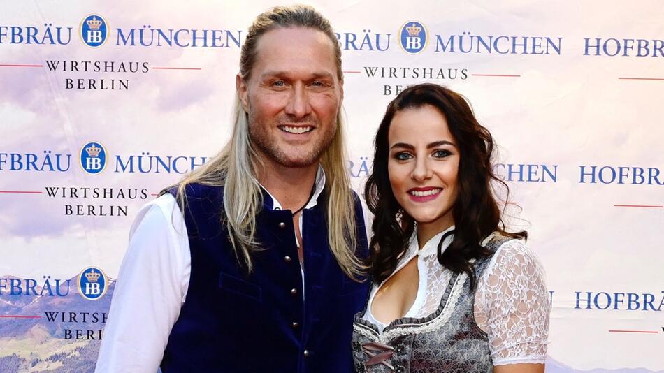 Nico Schwanz könnte bald unter der Haube sein. Er möchte seine Freundin Viktoria "Dodi" Schuler ...