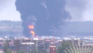 Grossbrand in Chemielagerhalle in Spanien