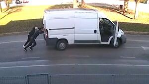 Fluchtfahrzeug streikt: Diebe schieben Beute weg