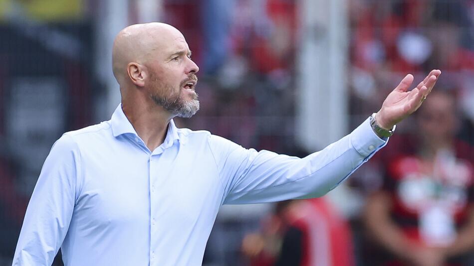 Trainer Erik ten Hag bei Bayer Leverkusen.