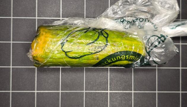 Alte Gurke statt Goldmünze für mehr als 3.000 Euro bekommen