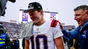 Patriots-Quarterback Drake Maye und Coach Mike Vrabel stehen im Super Bowl.
