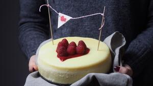 New York Cheesecake mit Himbeersosse