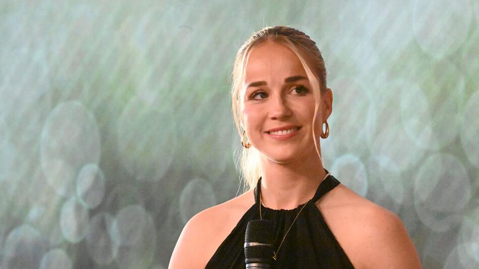 Giulia Gwinn im Mai 2025 bei ihrer Buchvorstellung in München.