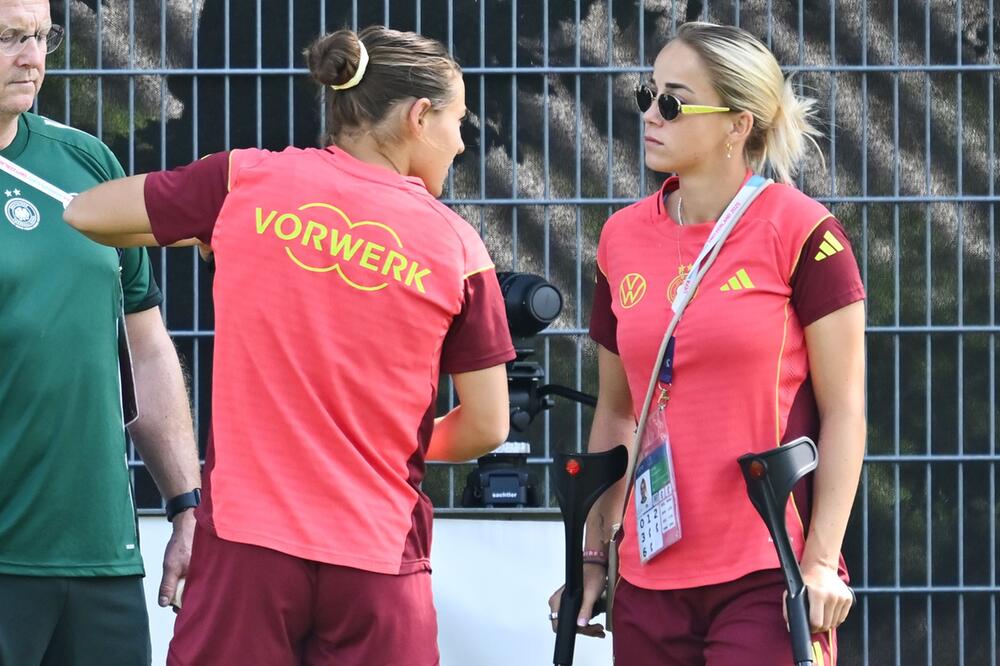 Carlotta Wamser und Giulia Gwinn