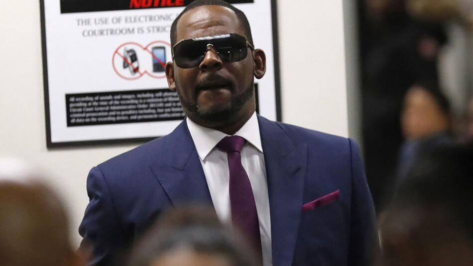 R. Kelly soll im Krankenhaus behandelt worden sein.