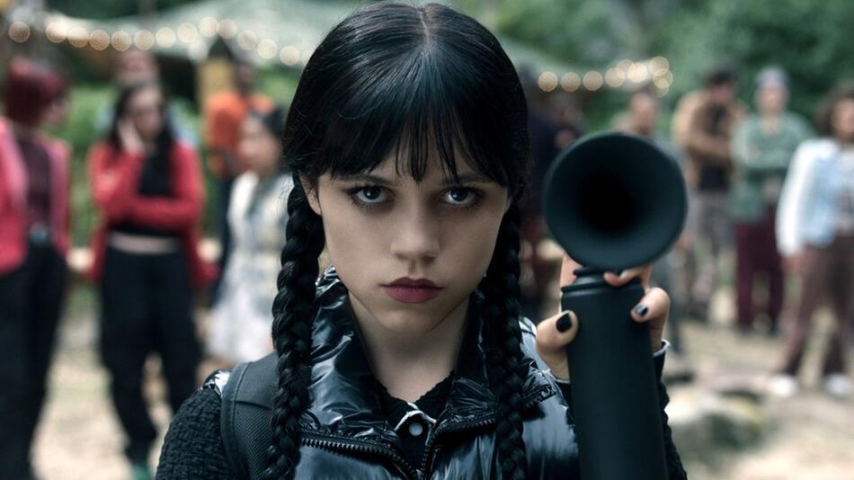 Kehrt im August mit Staffel zwei zurück: Jenna Ortega als Wednesday Addams.