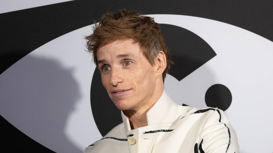 Wird in der neuen Sky-Serie zum todbringenden "Schakal": Eddie Redmayne.