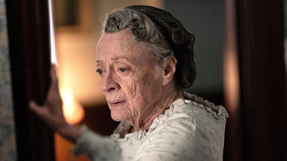 Die britische Schauspielerin Maggie Smith 2023 in "The Miracle Club", einem ihrer letzten Filme