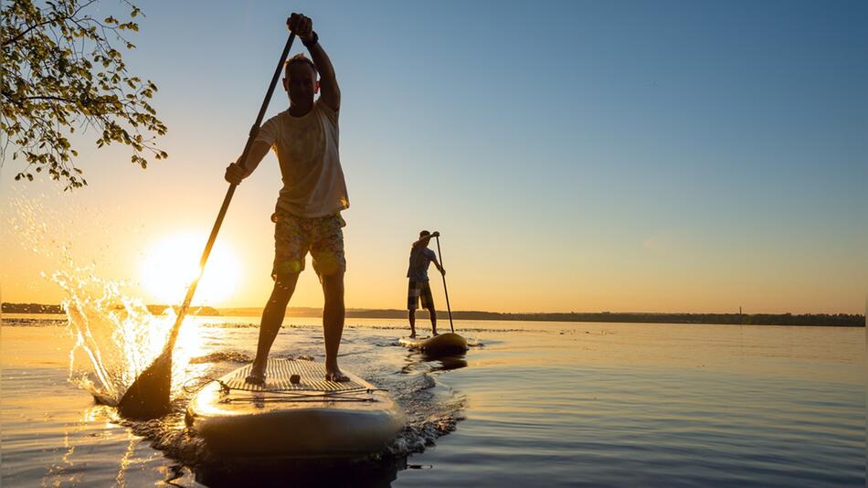 Stand-up-Paddling ist mehr als nur gemütlicher Freizeitspass: Es ist ein effektives ...