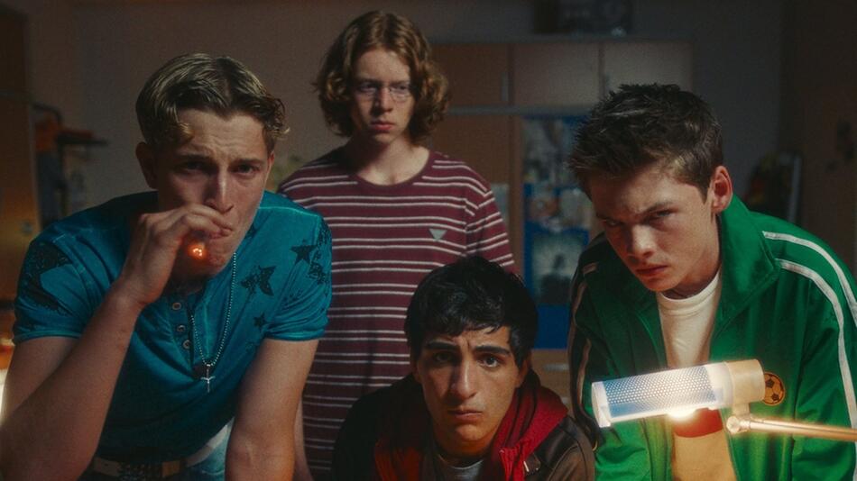 Die jungen "Chabos" der ZDFneo-Serie (v.l.n.r.): PD (Jonathan Kriener), Gollum (Arsseni ...