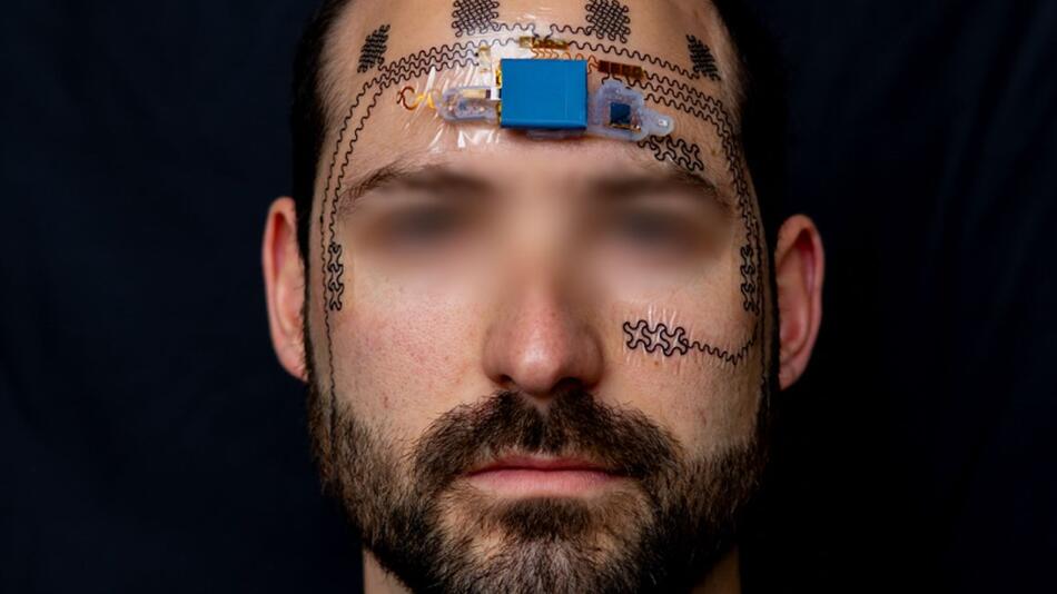 E-Tattoo auf der Stirn soll vor Übermüdung warnen