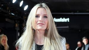 Mirja du Mont in einem Glitzer-Blazer.