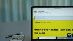 Startseite der Deutschen Rentenversicherung auf einem Laptop