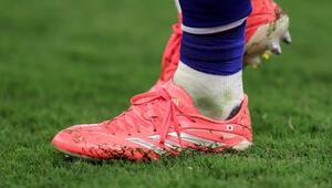 Pinke Fussballschuhe