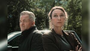 "Tiroler Blut: Am Abgrund": Anna Gruber (Allegra Tinnefeld, r.) legt sich mit dem Unternehmer ...